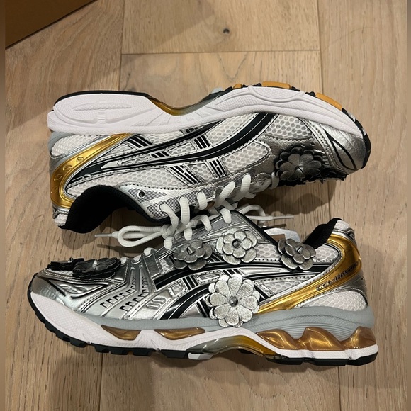 Cecilie Bahnsen x Asics SILVER FLOWER APPLIQUE GEL-KAYANO - Picture 2 of 9